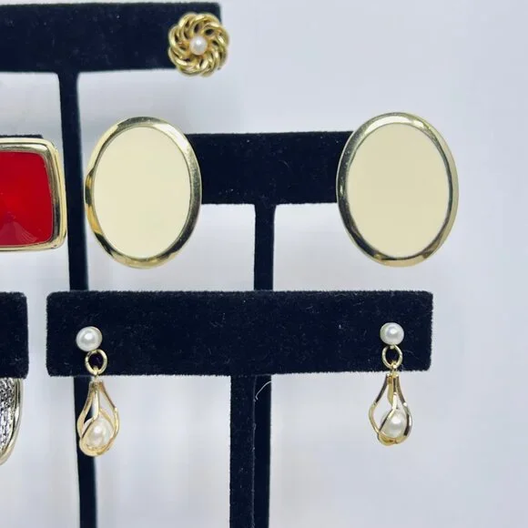 Vintage Lot of 5 Gold Tone Pierced Earrings (5624) - Picture 4 of 6